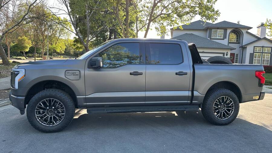 Komplett felgsett (4 stk) Fuel Rebar 20" passer 2022-2025 Ford F150 Lightning EV 